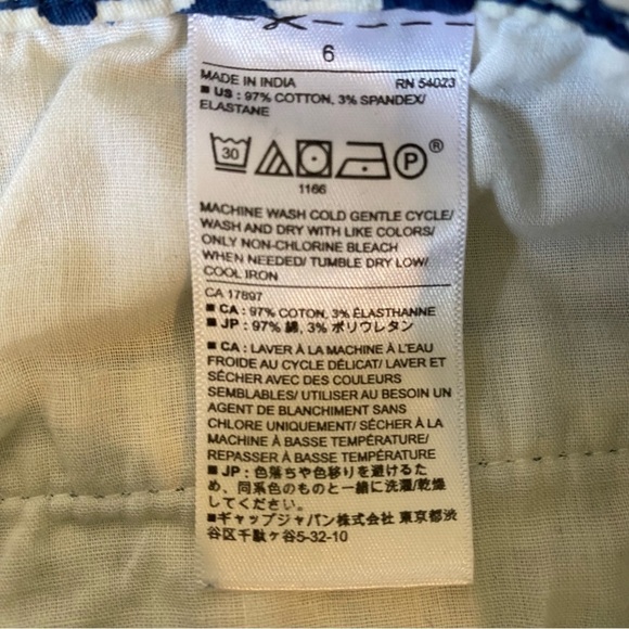 Banana Republic women's size 6 Blue white geometric pattern cotton shorts - Picture 7 of 7